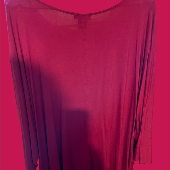 This is a classic raglan sleeved rich red jewelled top - Picture 7 of 7